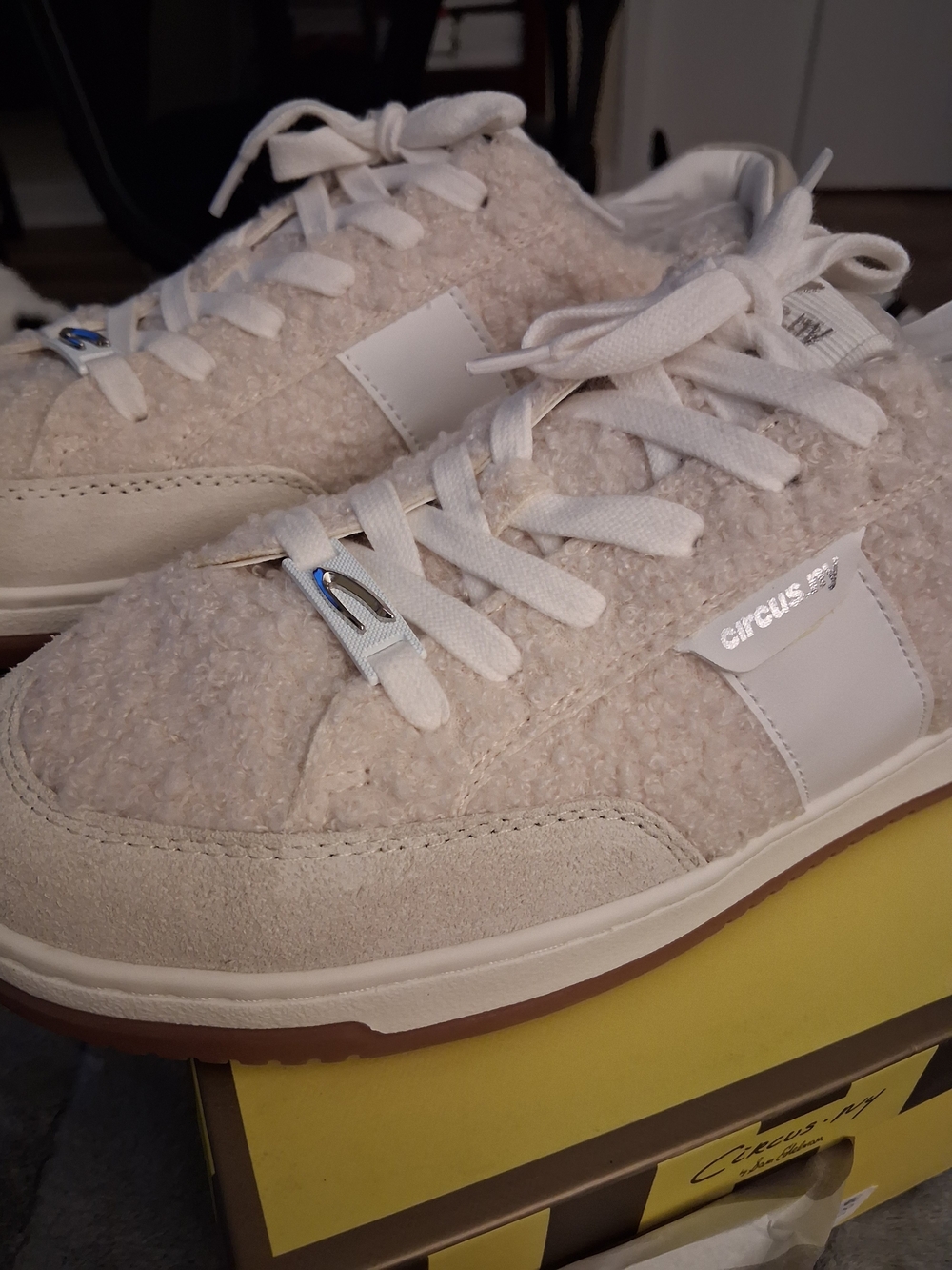 NEW W/BOX Circus by Sam Edelman US Size 9M, Cream Sherpa Lace-Up Sneakers - Picture 2 of 16